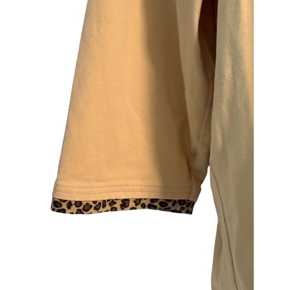 D&Co Size 1X Beige V Neck Top Leopard Animal Print Trim 3/4 Sleeves Stretch - Picture 3 of 8